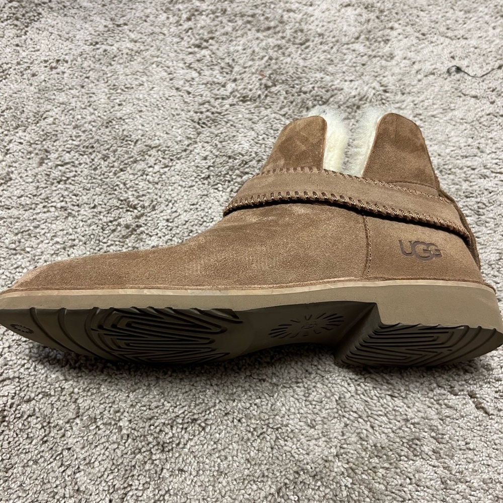 Women’s Ugg McKay Booties in tan